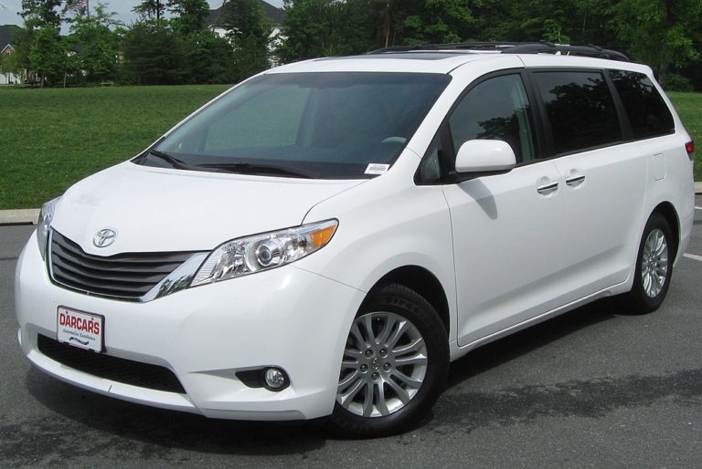 Toyota Sienna All Models Engine Oil Capacity [Update 2022] ❤️