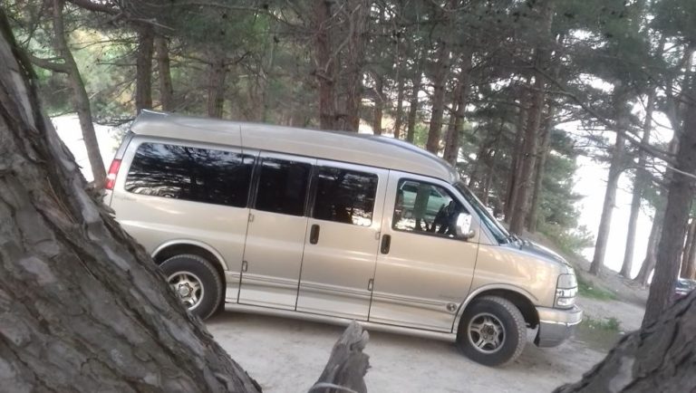 Chevrolet Express engine oil capacity